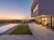 Vila - Novigrad (00127)