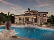 Vila - Rovinj (01400)